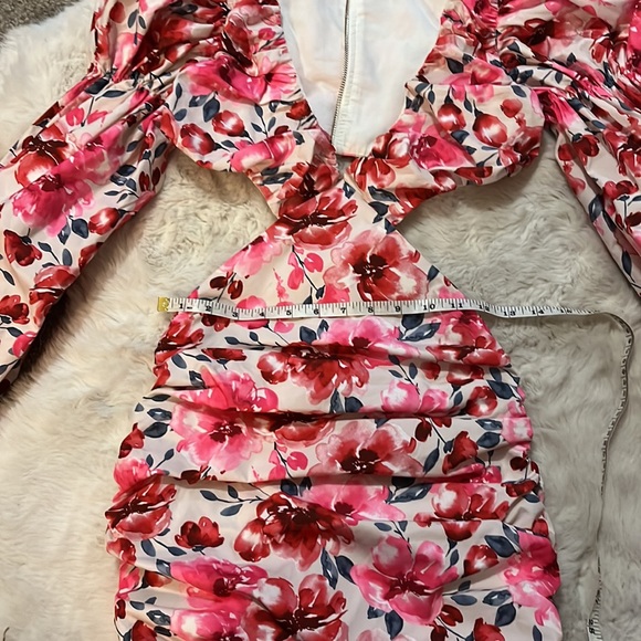 COPY - RED AND PINK FLORAL CUT OUT MINI DRESS WITH VOLUME RUFFLE SLEEVES - Picture 11 of 11